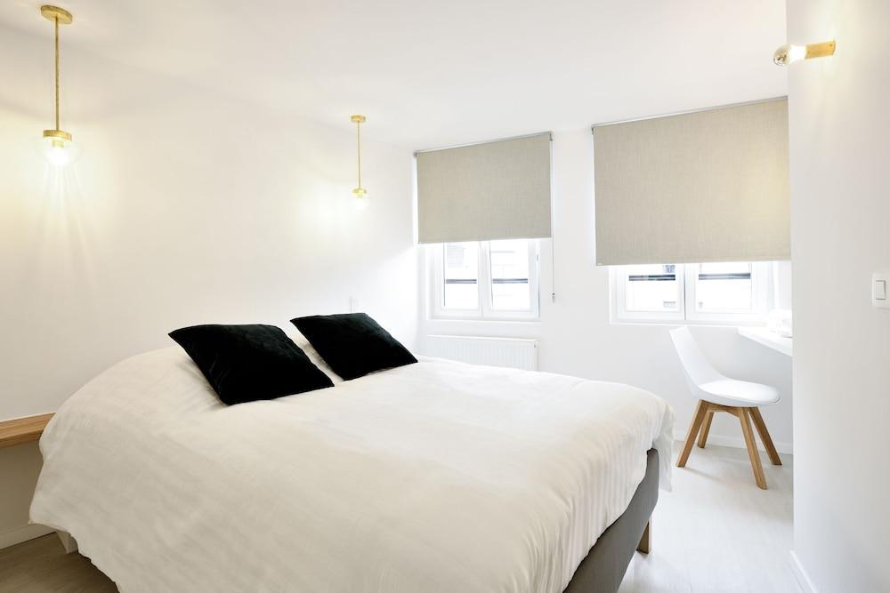 Urban Walls (Adults only)