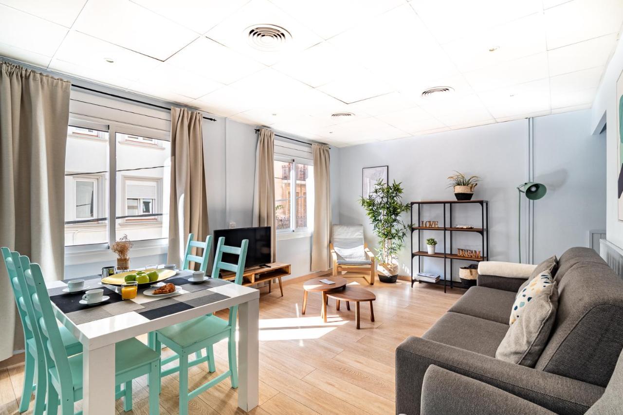 Sagrada Familia Modern Nº1 by Myrentalhost