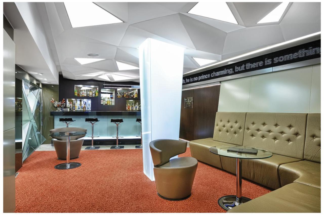 Cartoon Hotel (Adults only) 2