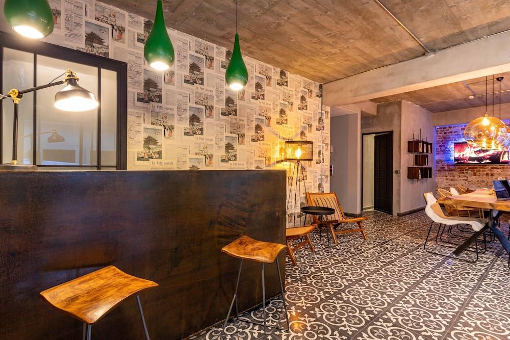 Green Parrot Hotel 2