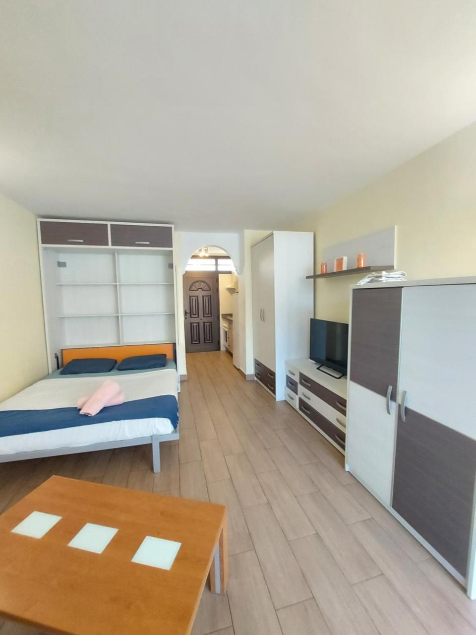 Olympia Studio, Ocean View 2