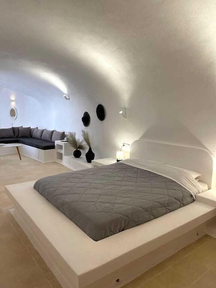 Amphora Suites & Villas 1