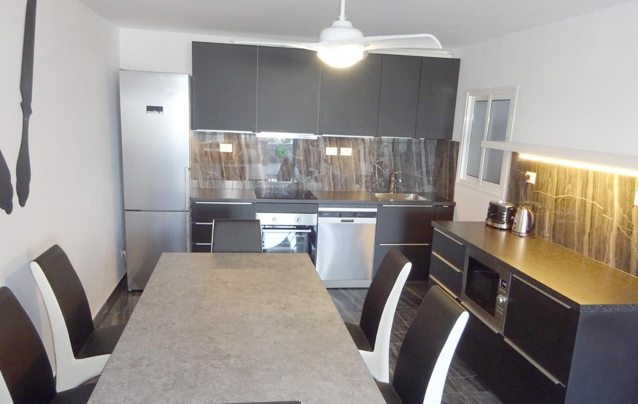 Angela Ocean Panorama (Adults Only) 1