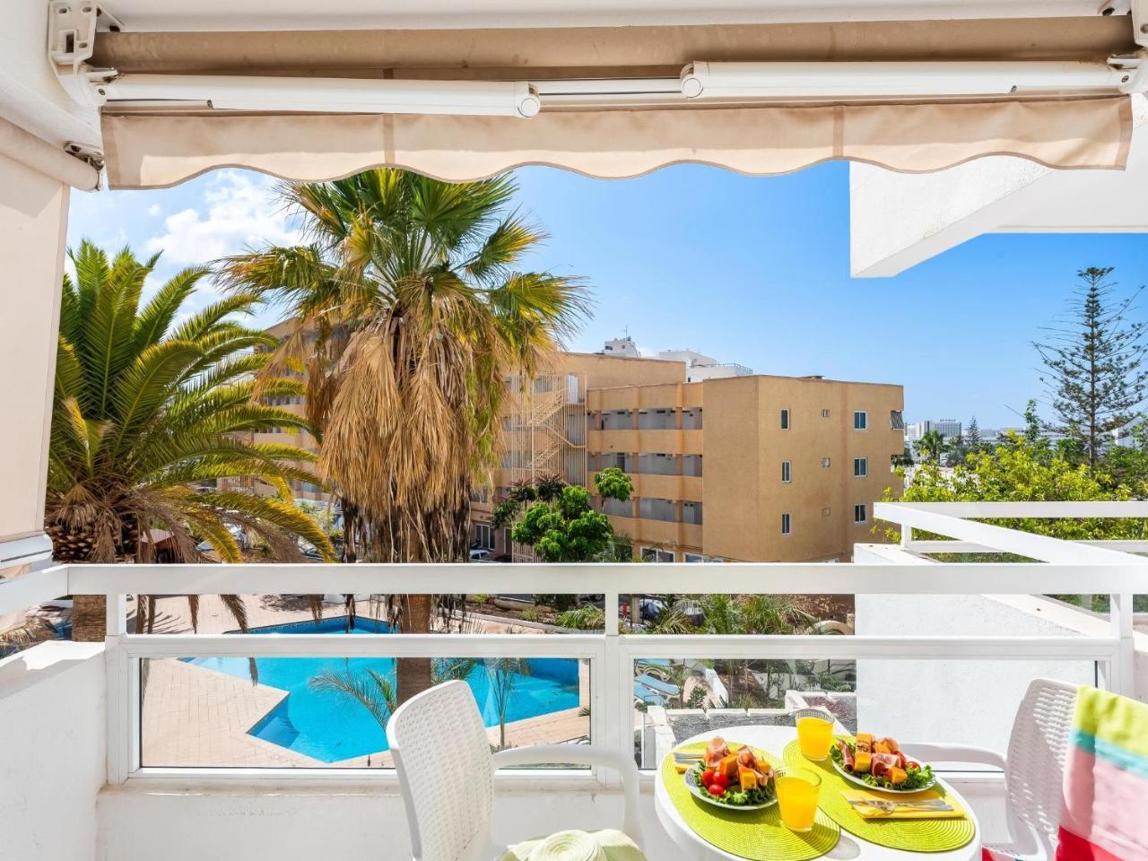 302 Modern, Light, Comfortable Studio with Swimming Pool 1