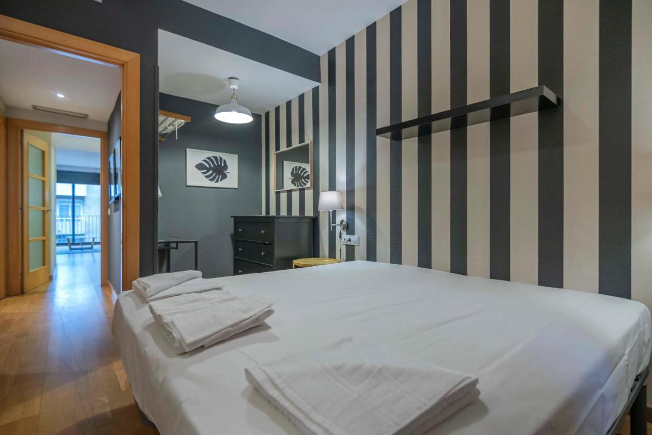 Modern And Bright Apartment in Eixample 5-2 (Adults Only) 2