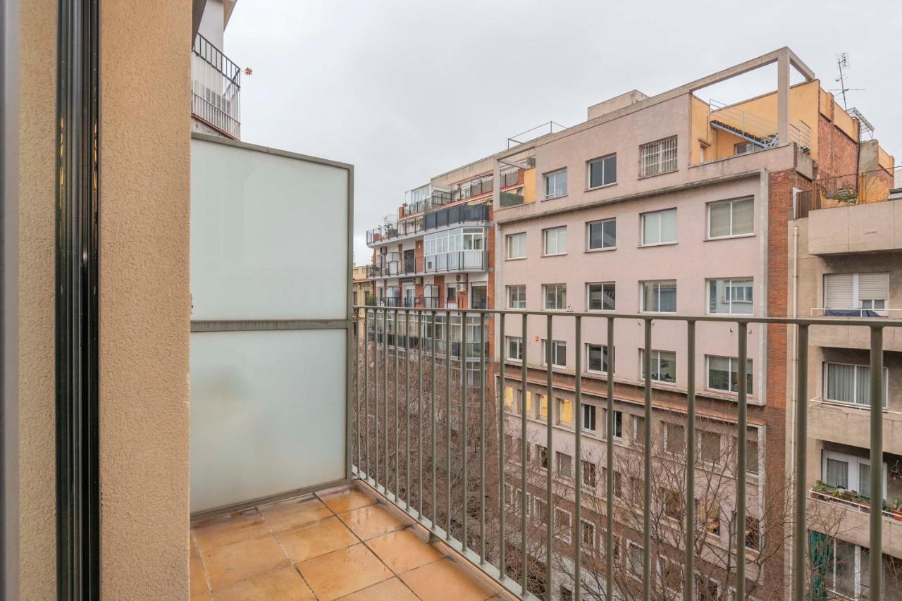 Modern And Bright Apartment in Eixample 5-2 (Adults Only) 1