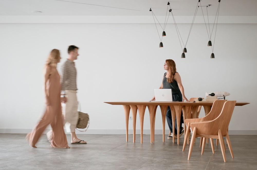 Epavlis Grace (Adults only) 1