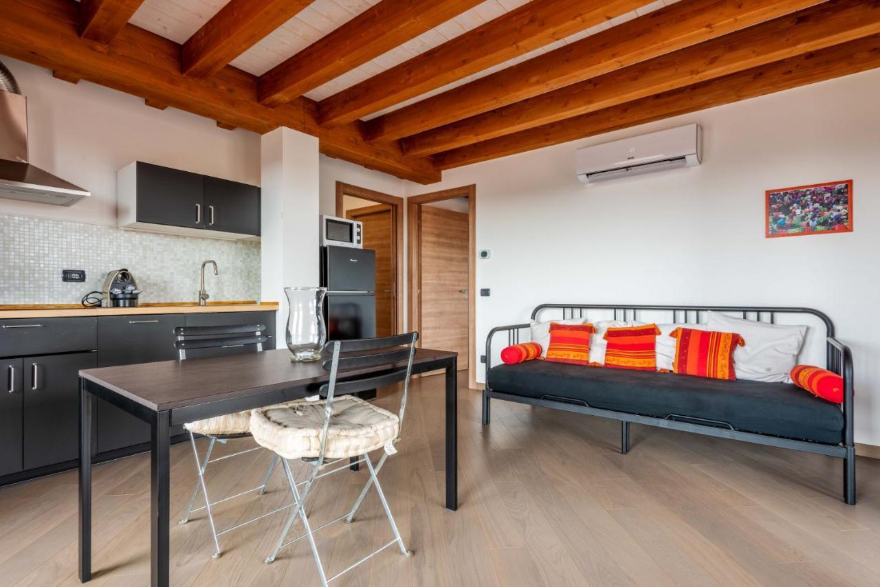Amazing Flat with a View And Terrace on Navigli by Easylife 1