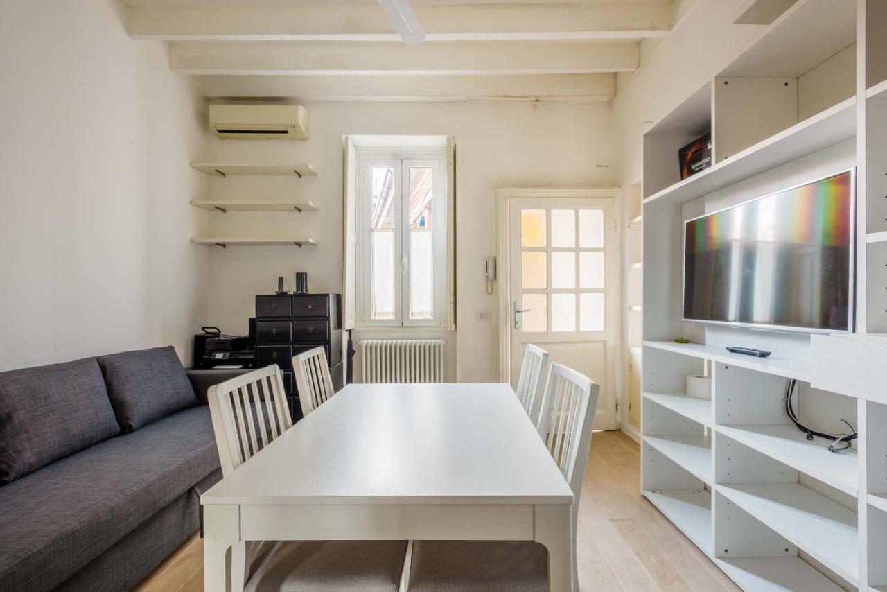Lovely Apartment on the Navigli River by Easylife (Adults Only) 1