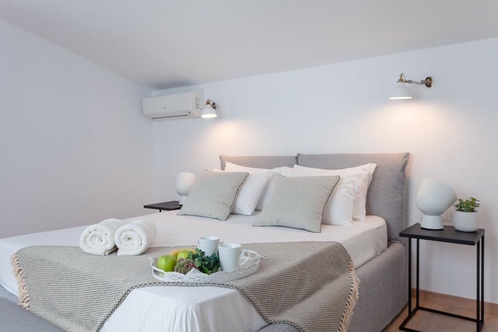 Luxury Sunrise White Villa