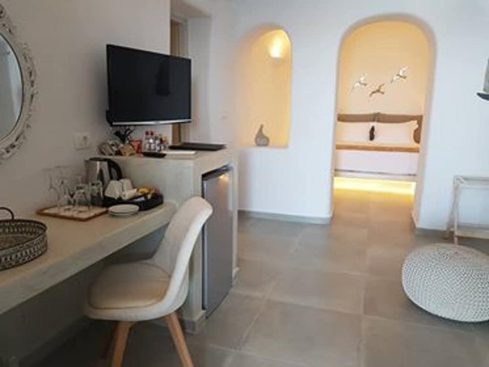 Adamant Suites (Adults only) 2