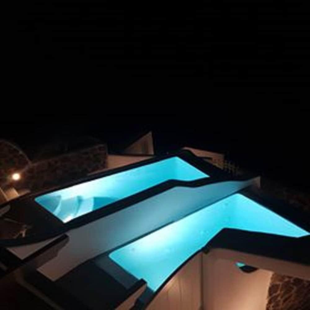 Adamant Suites (Adults only) 1