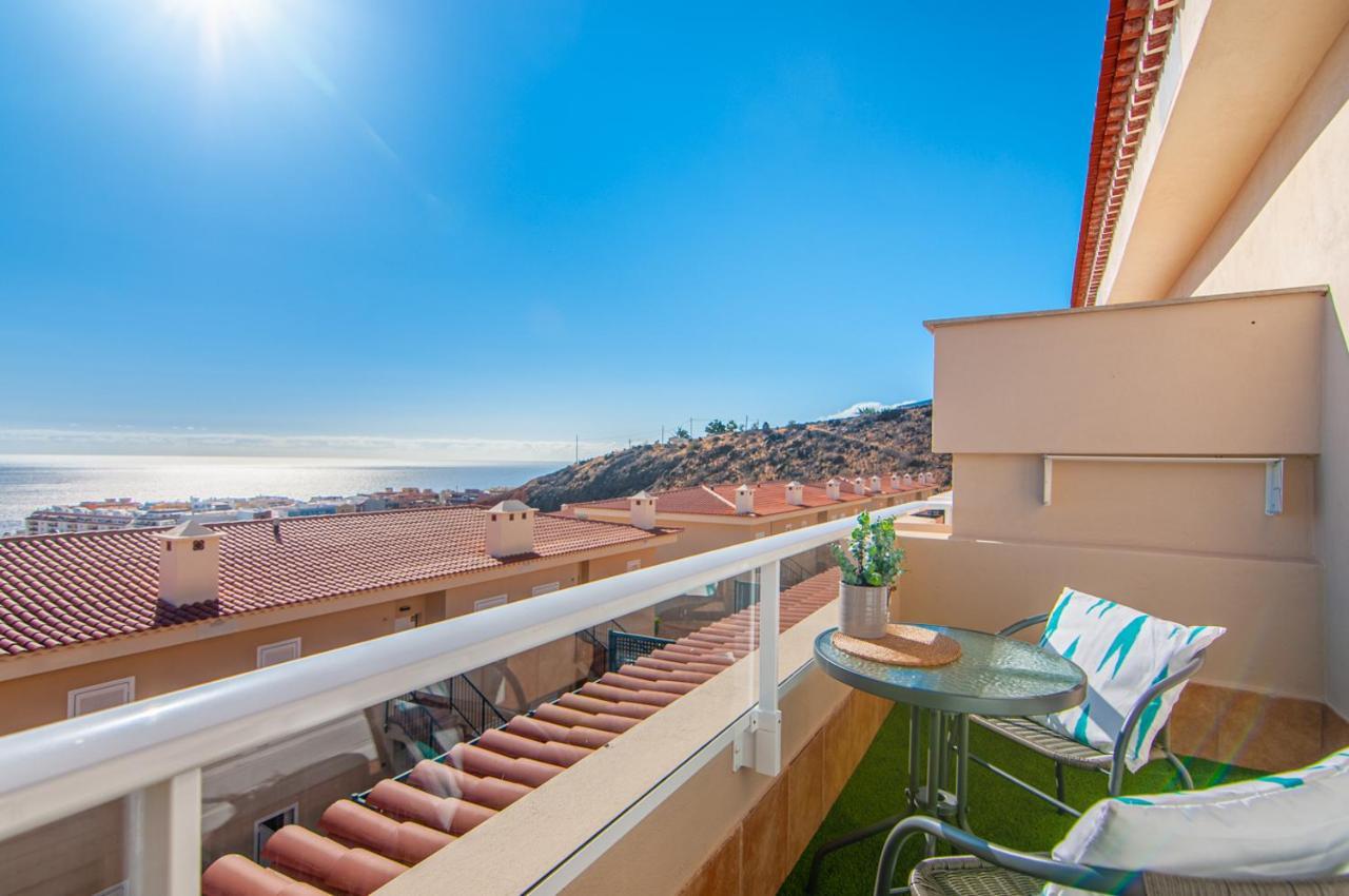 Luxury Townhouse with Panoramic Sea View 2