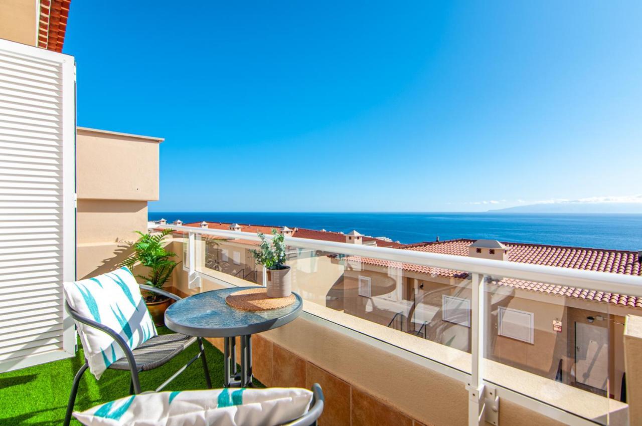 Luxury Townhouse with Panoramic Sea View 1