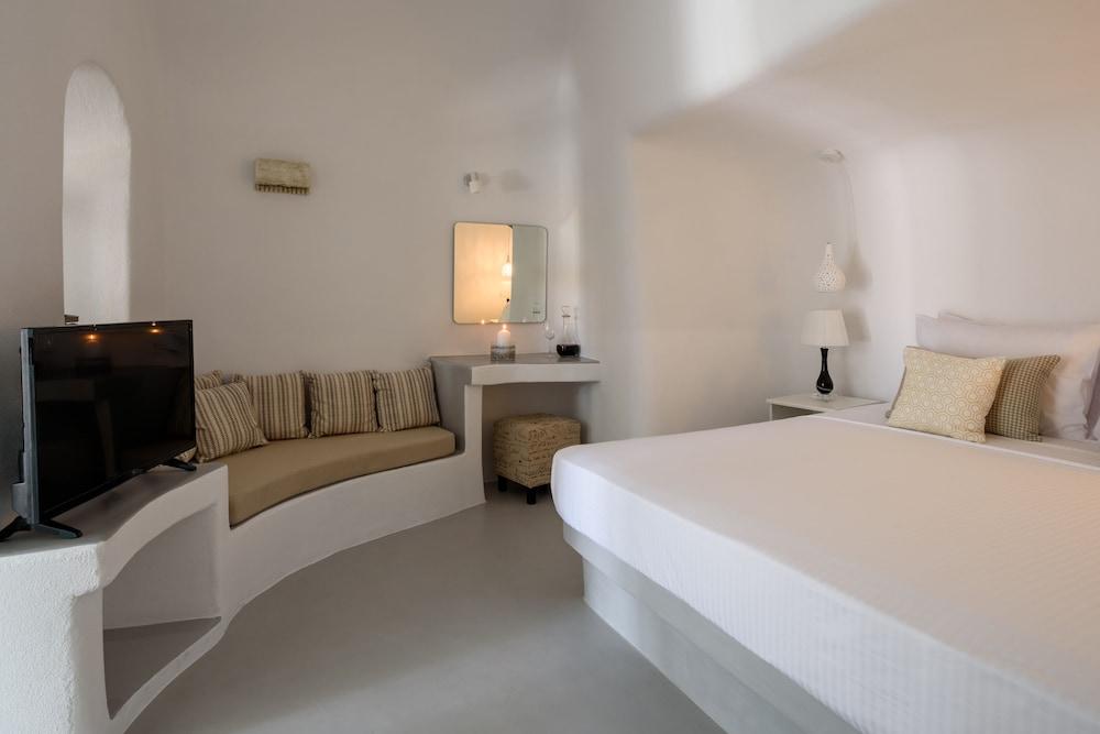 White Dream Suites 1