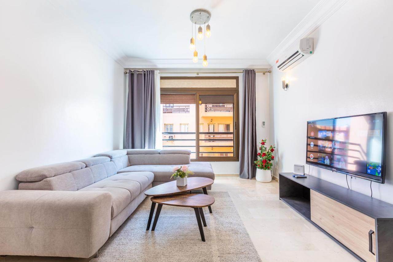 Relax Modern Piscine Near Menara Mall