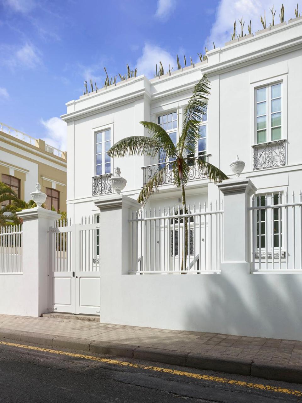 The Park Suites (Adults Only)