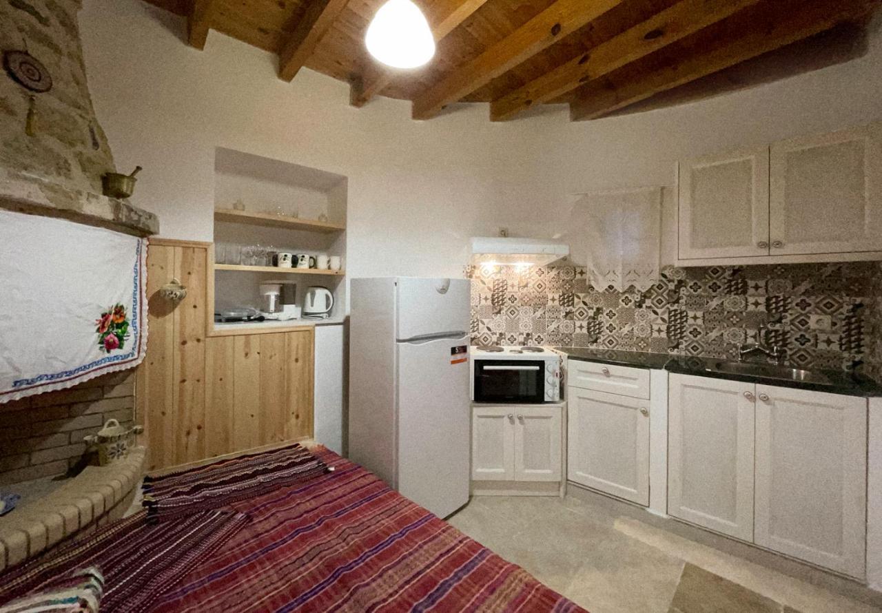 ''Finio'' Traditional House 2