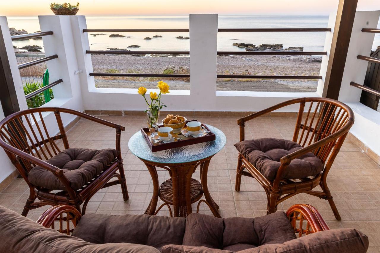 Tsampika's Beachfront House in Stegna 2