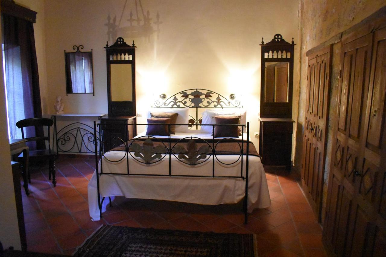 Antifanous Apartments