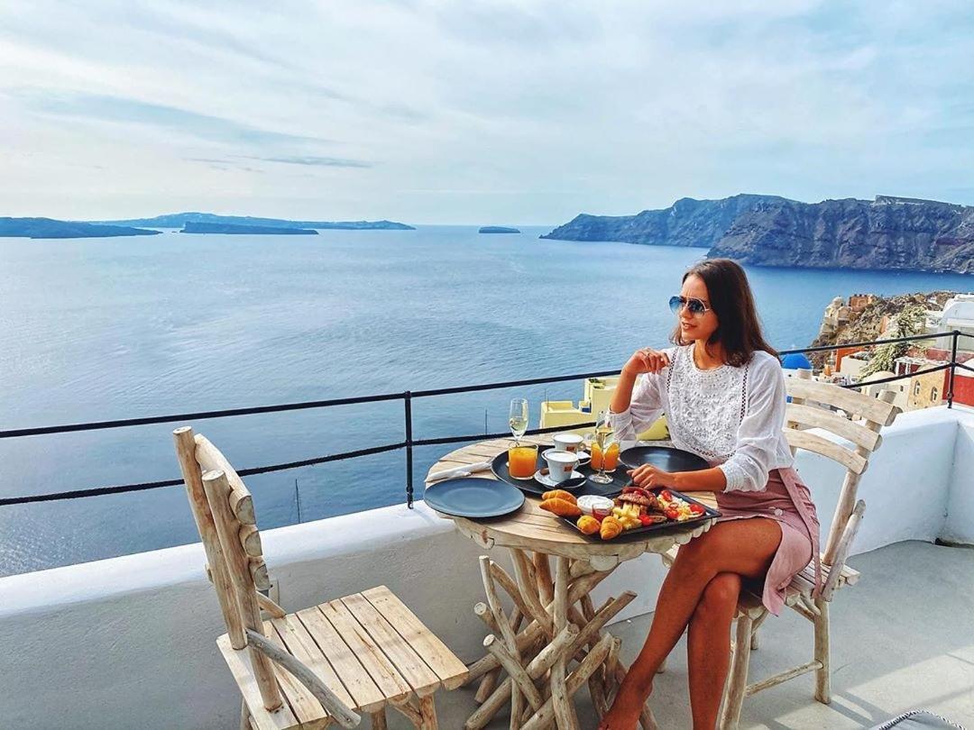 Kaleidoscope Oia Suites 1