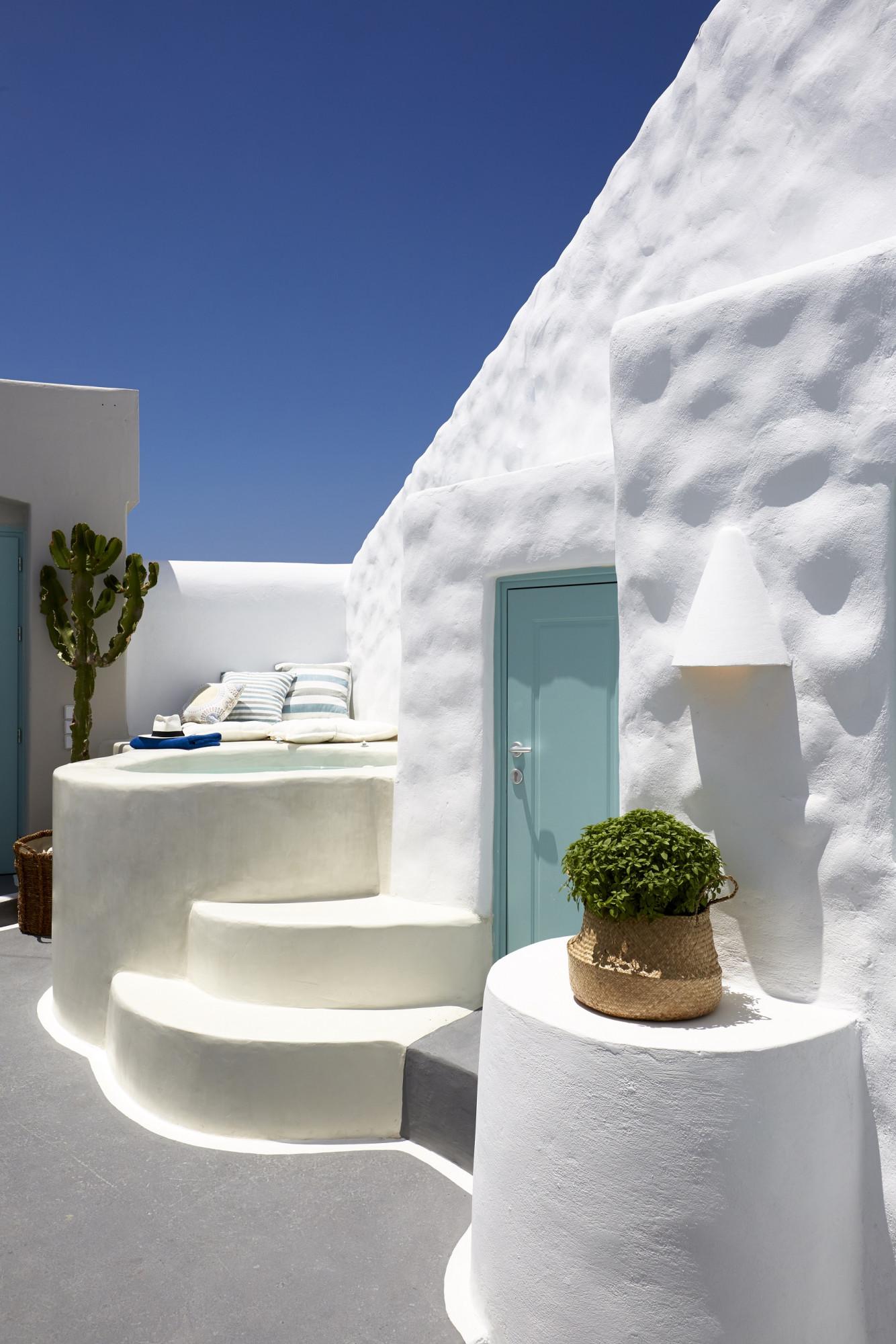 Two Bedroom Villa with Private Outdoor Jacuzzi 1