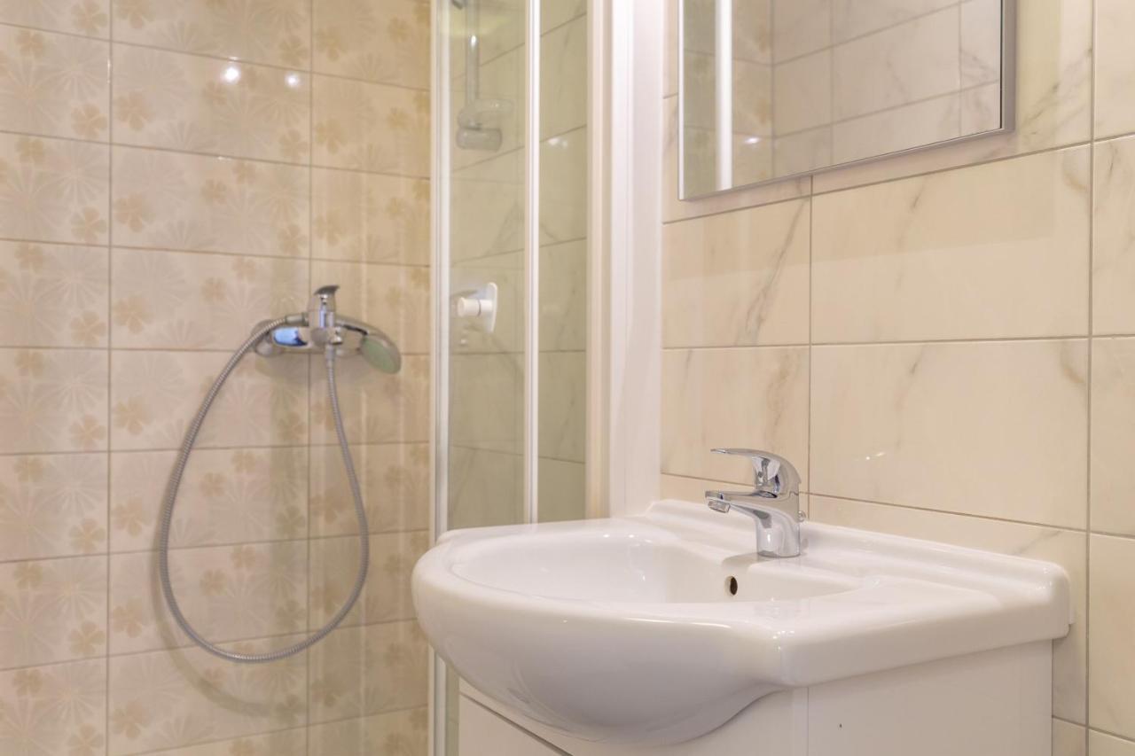 City Wall's Studio Apartment 2