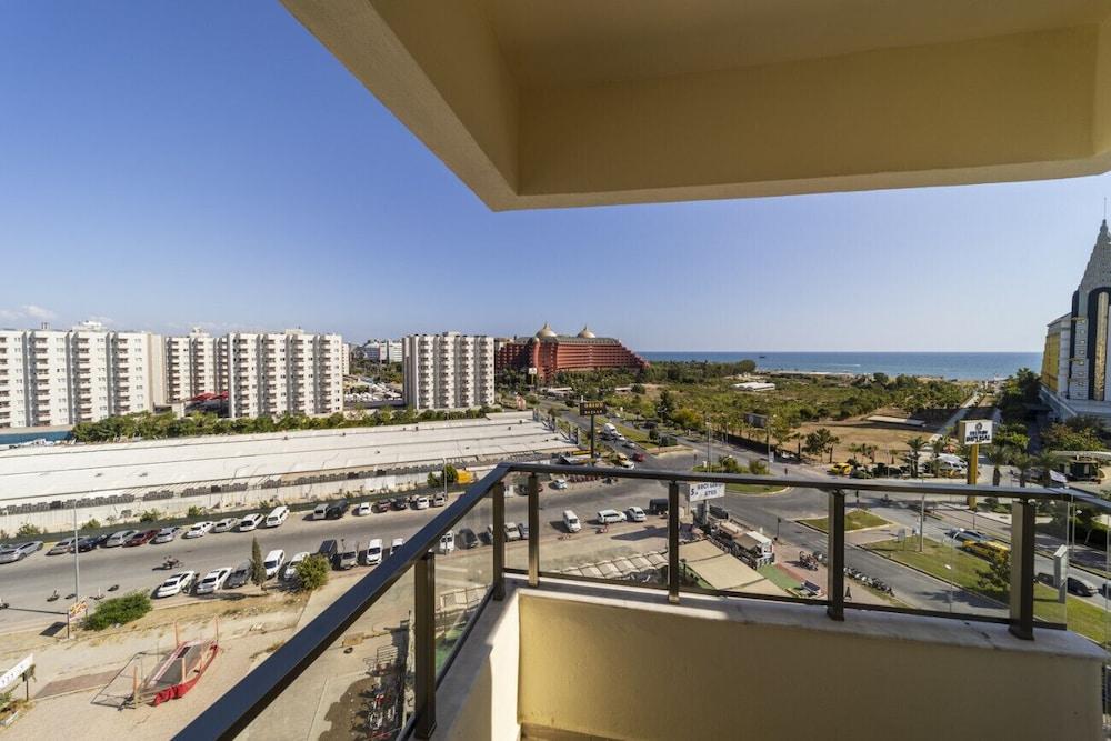 Pleasant Apartment with Balcony in Aksu 1