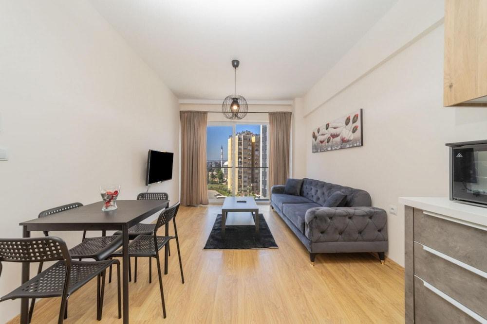 Exquisite Flat with Shared Pool in Kepez 1