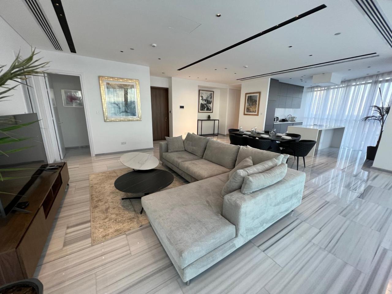 360 Nicosia-3 Bedrooms Exclusive Panoramic View Residence