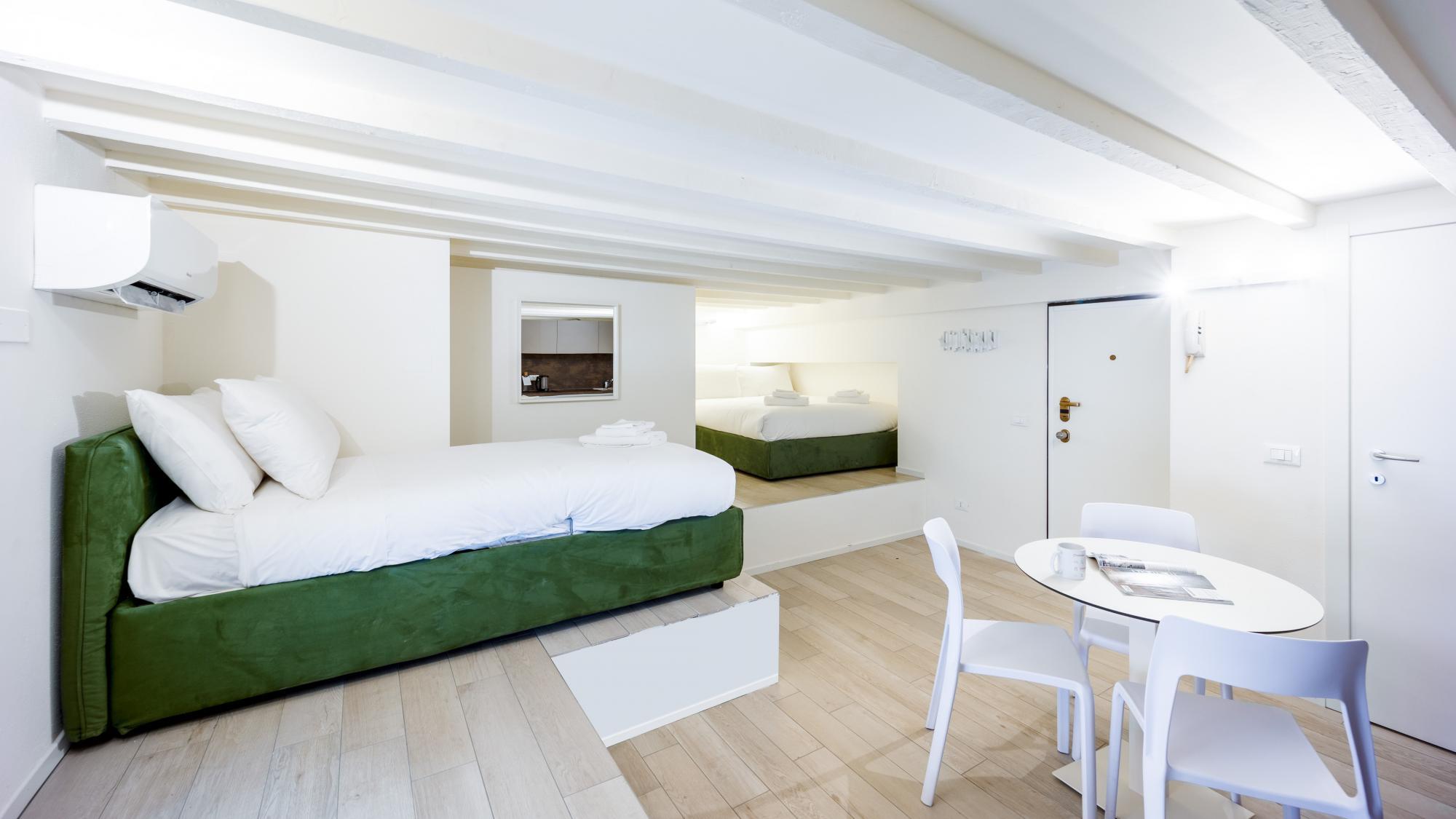 Italianway - the B Village Standard - M6 2