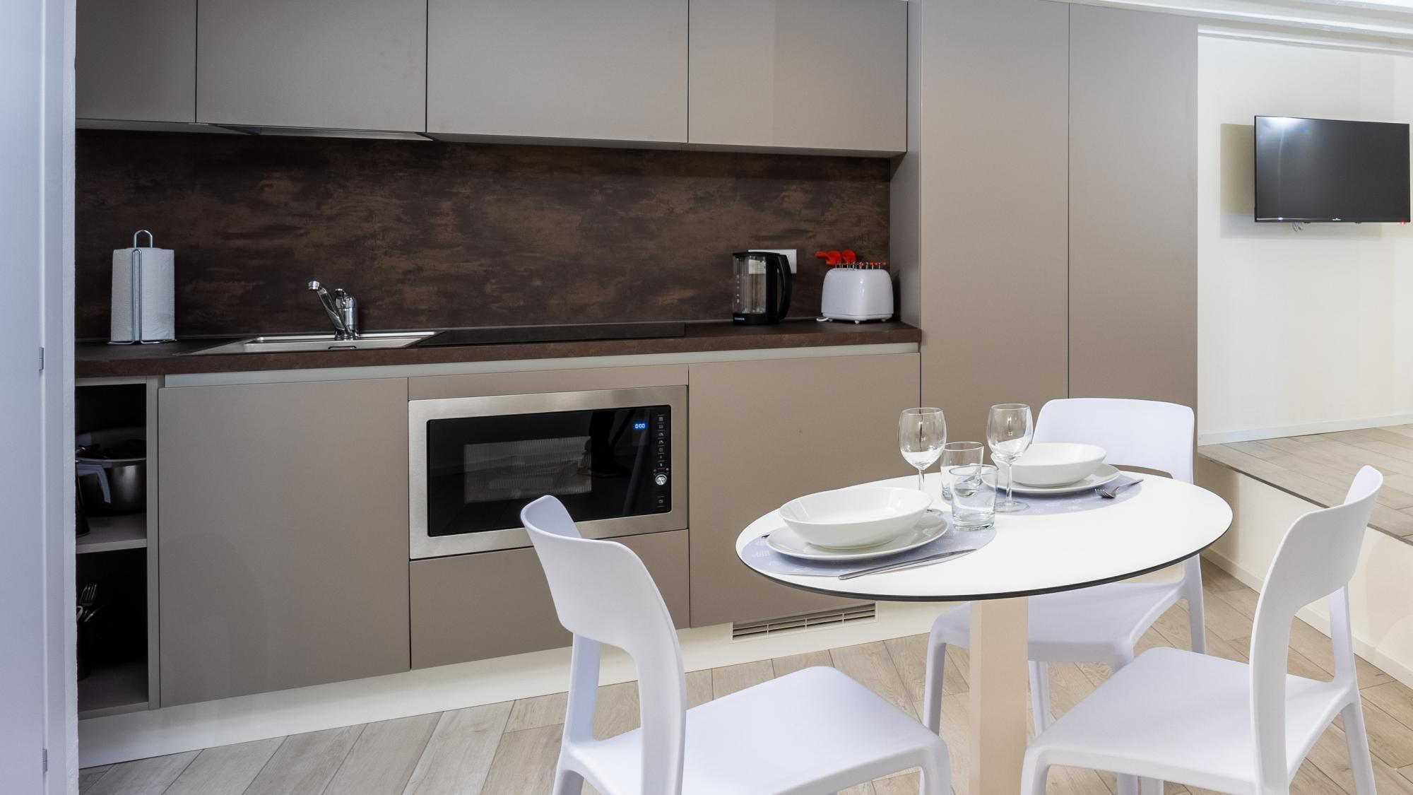 Italianway - the B Village Standard - M6 1