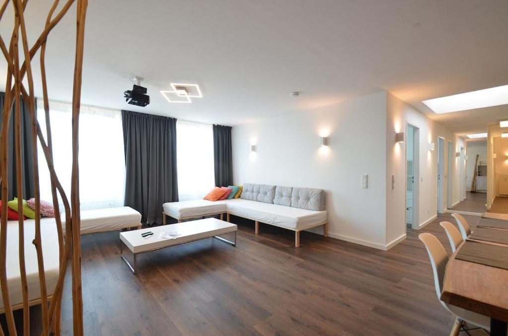 Rhapsody in Roof * Central * New 1