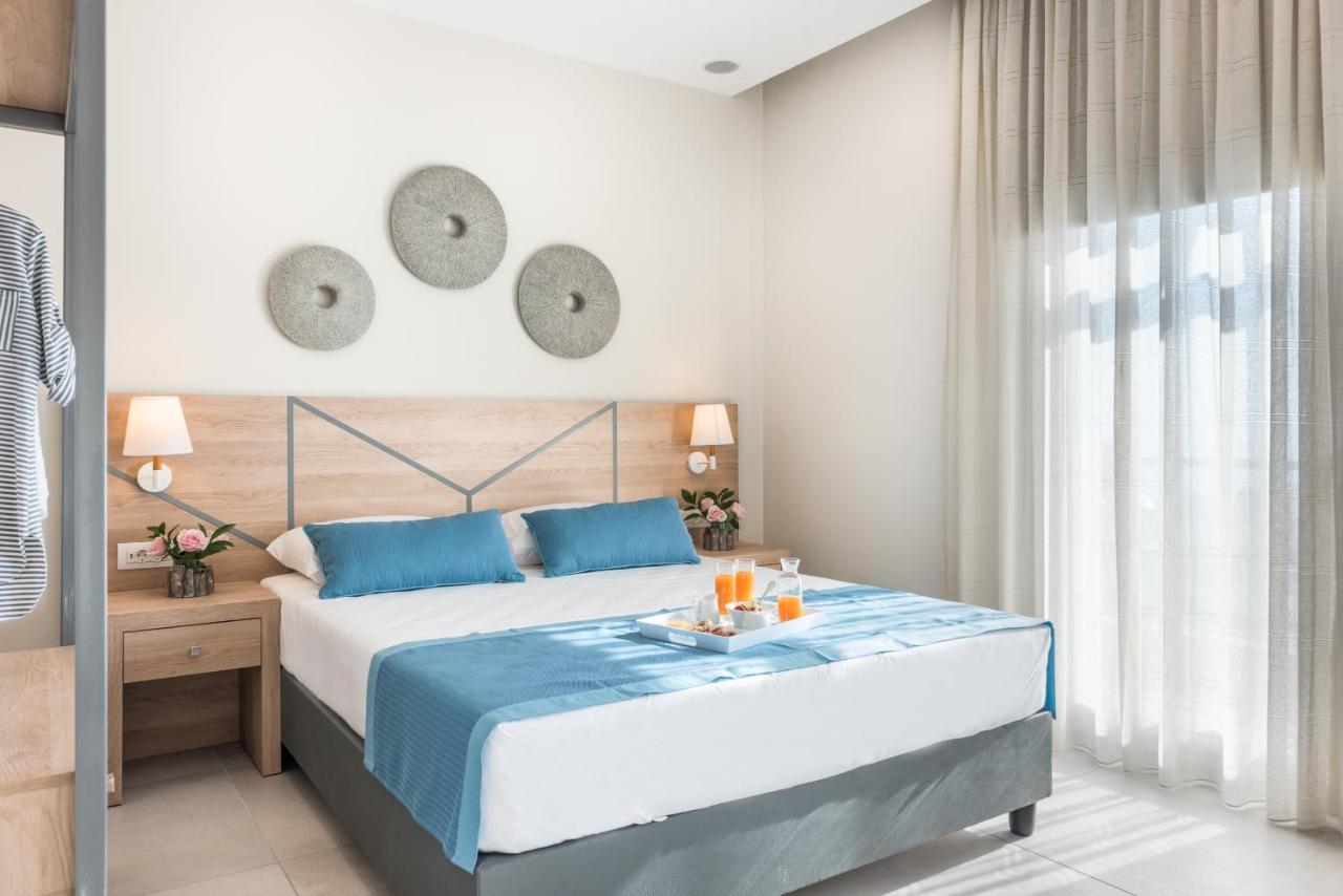 Santorini Main Square 1