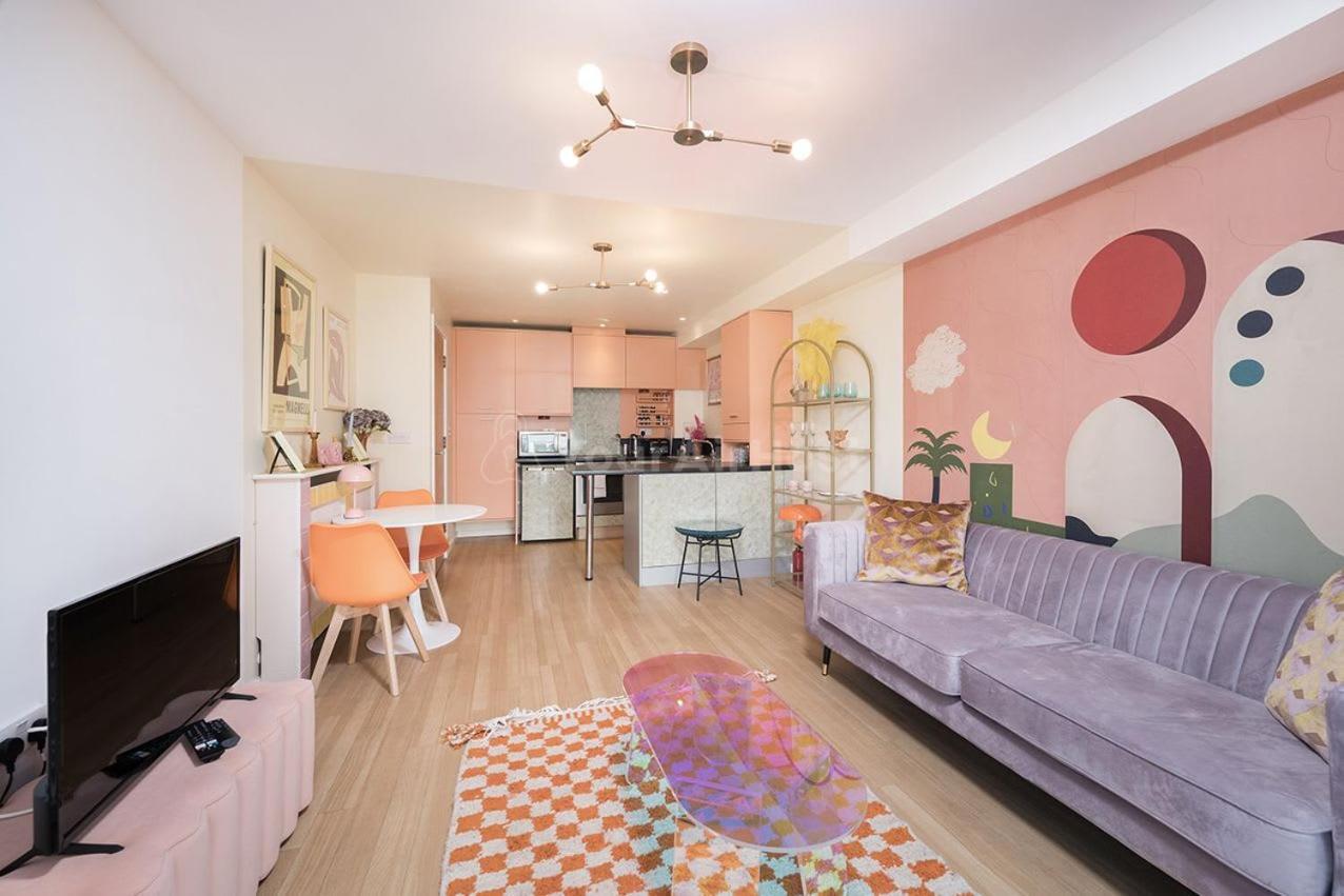 Vibrant 1br Flat in Greenwich