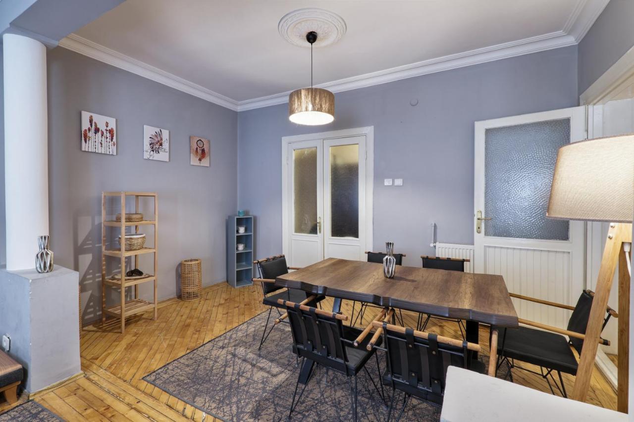 Marvelous 4 Bedroom Apartment / Perfect Location (Adults Only) 1