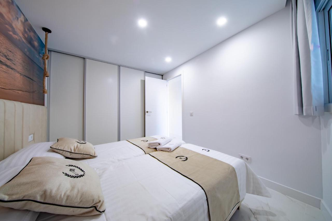 Ponderosa 611, las Americas, One Bedroom Apartment with Large Terrace And Ocean View, Next To Siam Park 1