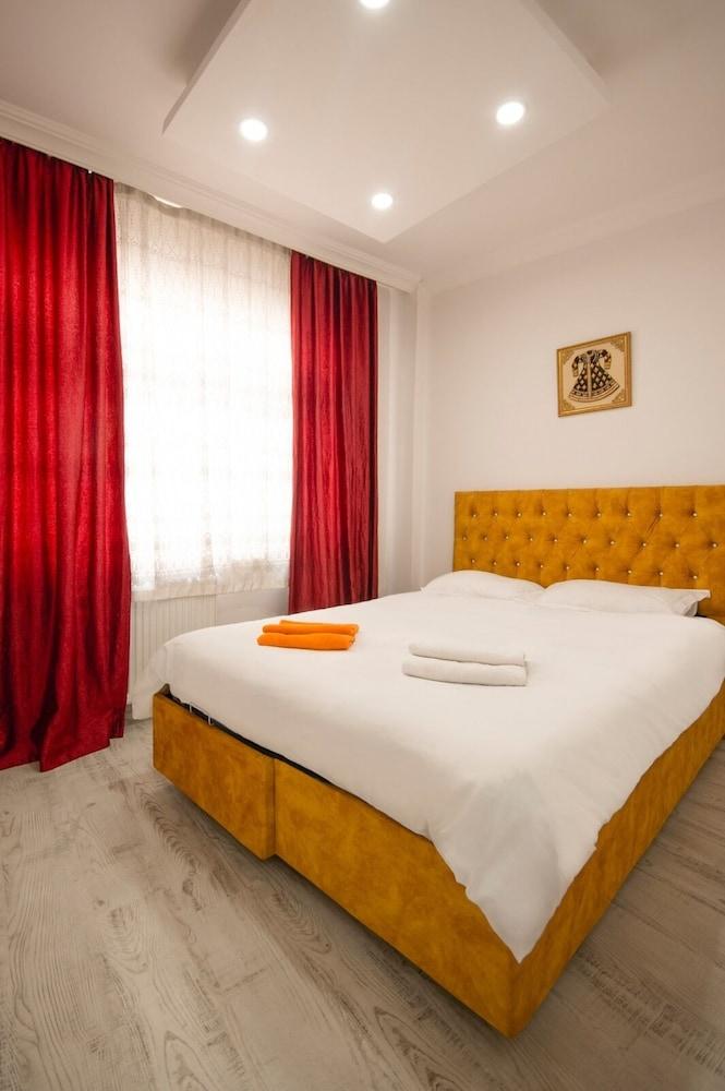 A Sweet Home Istanbul 1