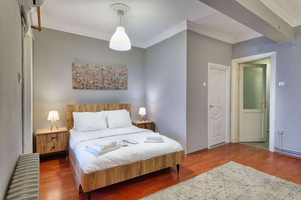 Marvelous Bright 4br Ap in Taksim Square 2