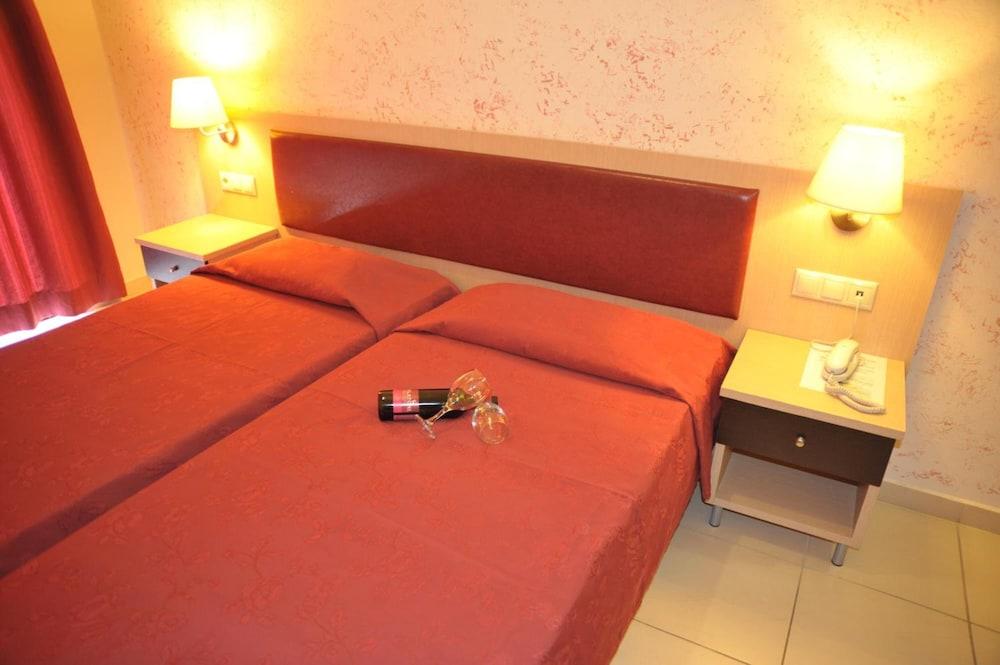 Anseli Hotel Apartments Studios 1