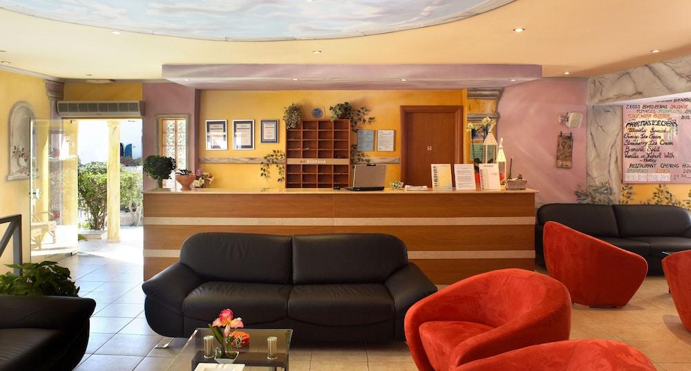 Marietta Hotel & Apartments 2