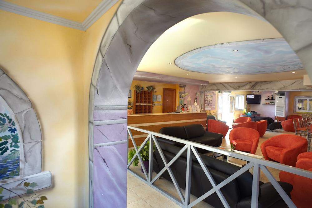 Marietta Hotel & Apartments 1