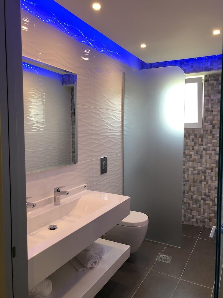 Elpida Beach Studios 1