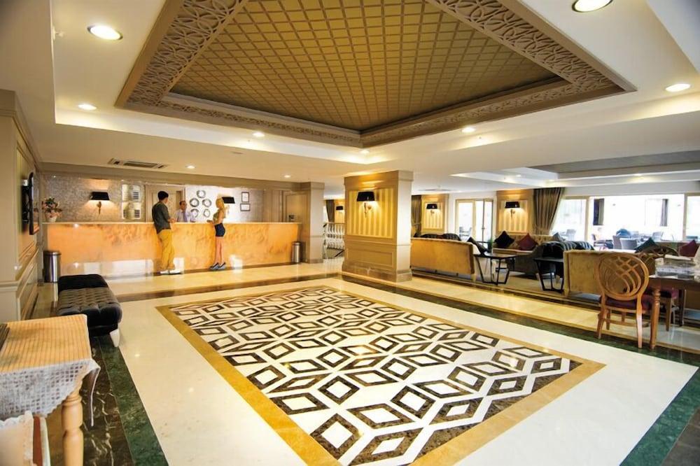 Aydinbey Famous Resort 1