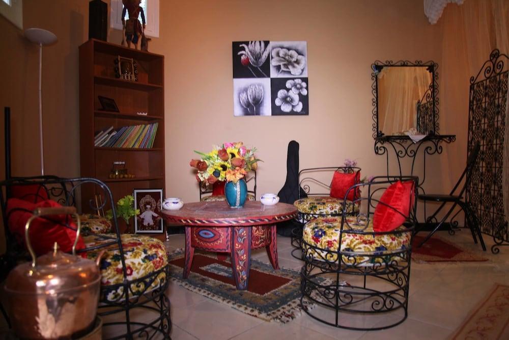 Hostel Villa Red City 1