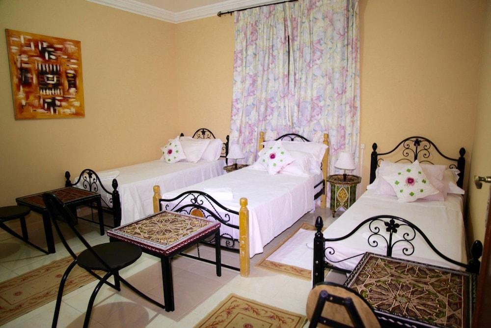 Hostel Villa Red City 2