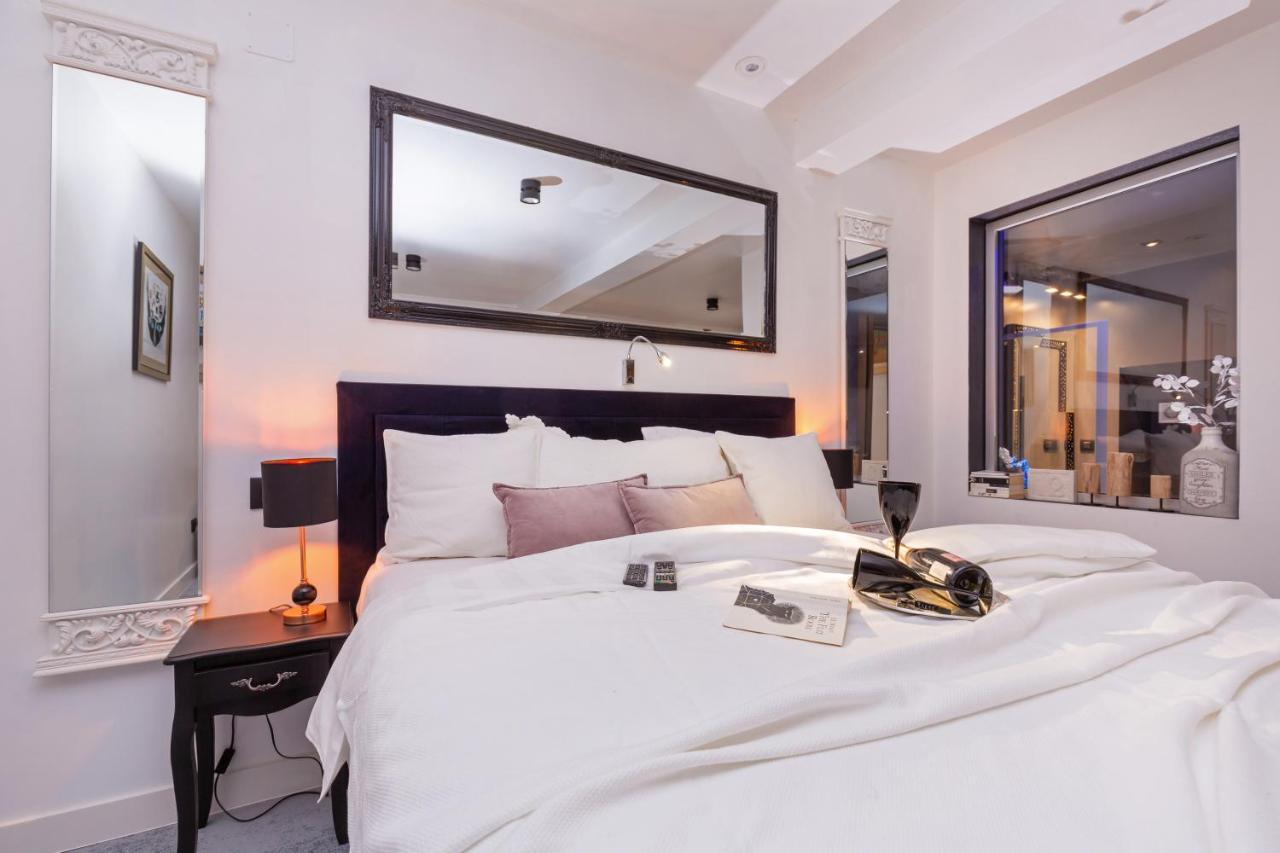 B&B Apartments And Studios Lanii 1