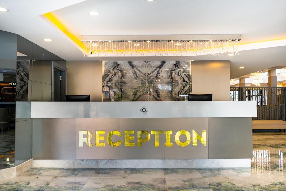 Saint Star Kemer (Adults only) 1