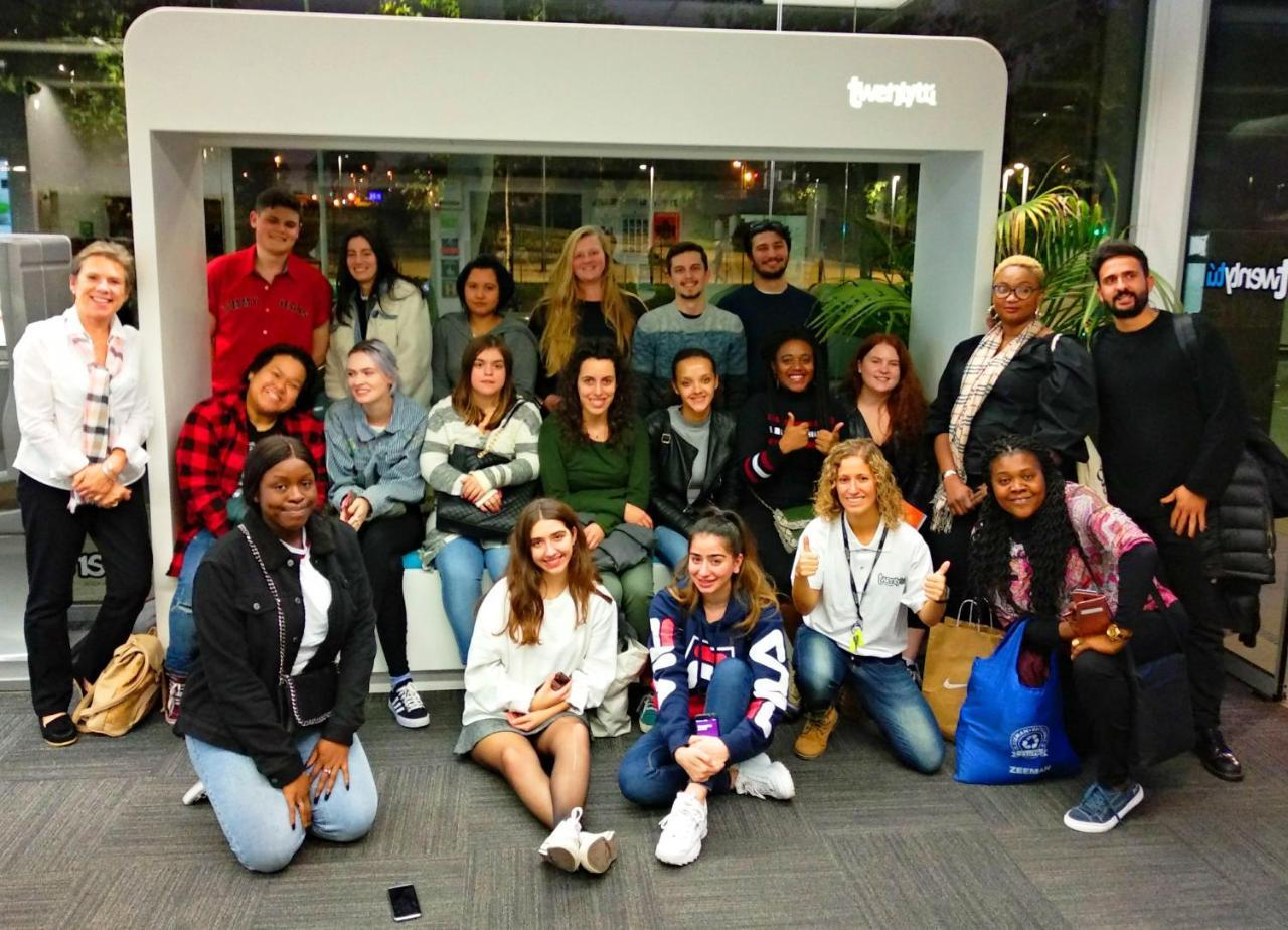 Twentytu Hi-Tech Hostel