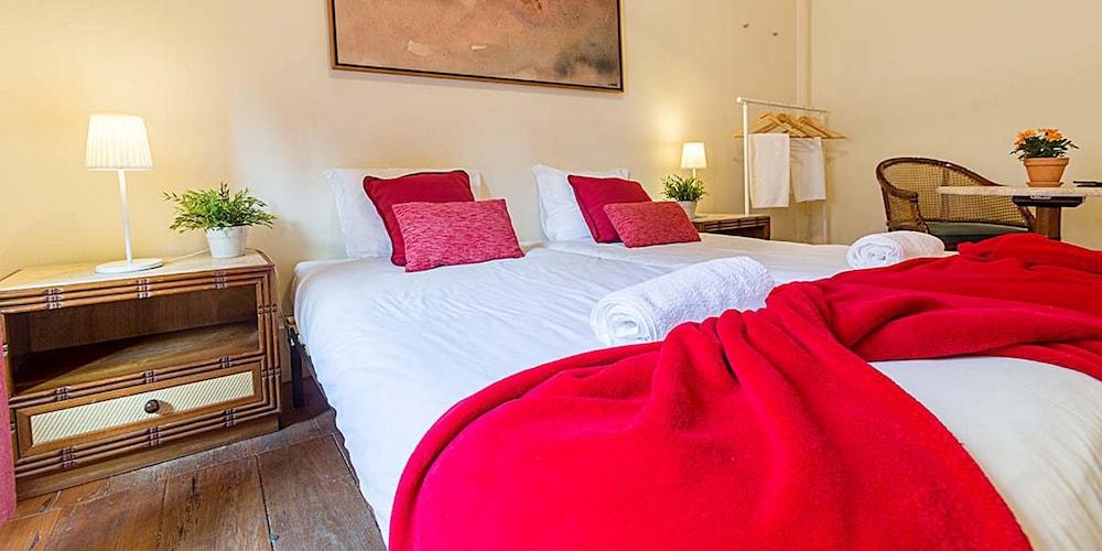 Flores 105 Guesthouse 2